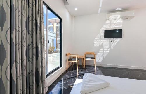 Santuk House | Love Boutique