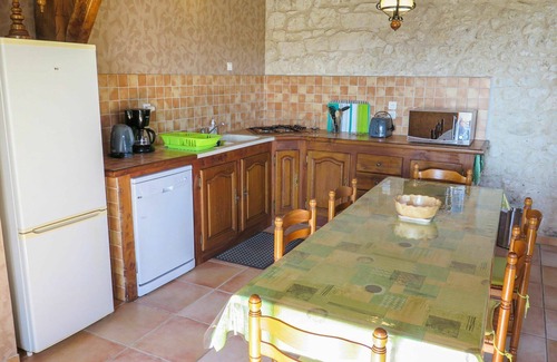 Dondas Villa | Lovely apartment in villa for 6 people with pool, TV, terrace, panoramic view and parking