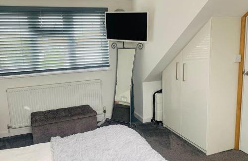Lancing House | Love Lancing by the Sea with optional large Hot Tub sleeps up to 8 & free parking