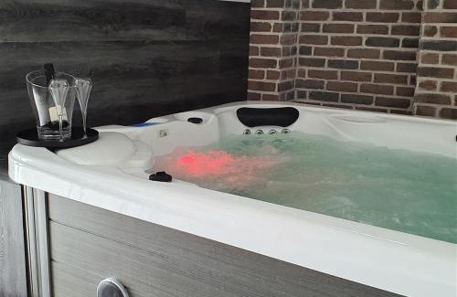 Ruelle-sur-Touvre House | Love room avec spa privatif