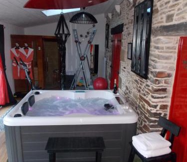 Dol-de-Bretagne Hotel | Love Room DOL IN LOVE BDSM