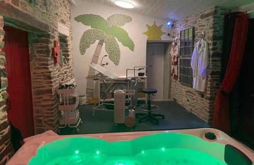 Dol-de-Bretagne Hotel | Love Room DOL IN LOVE BDSM