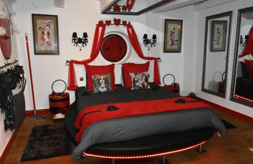 Dol-de-Bretagne Hotel | Love Room DOL IN LOVE BDSM