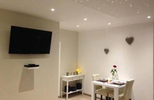 Bort-les-Orgues Bed & Breakfast | Love Room