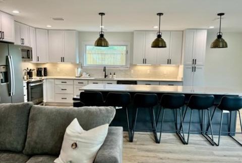 Foley House | Love Shack in Foley/Hot Tub/Modern Cozy