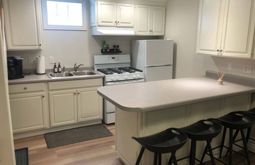 Kutzky Park House | Love Your Stay at 716-2