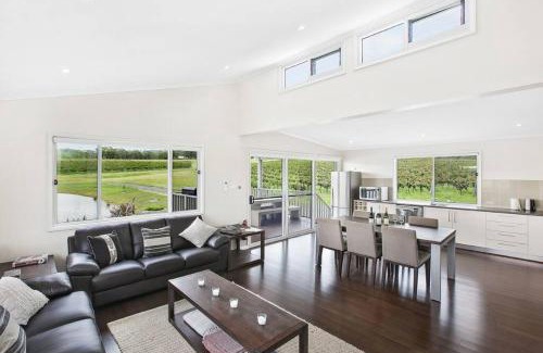 Lovedale House | Lovedale Lakehouse Vineyard