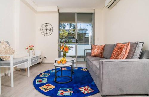 Turramurra Apartment | Lovely 1 bed apartment at Turrumurra with parking