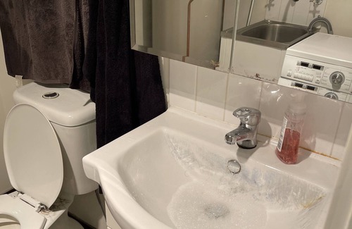 Footscray Apartment | Lovely 1 Bedroom Apartment With Fire Heating System