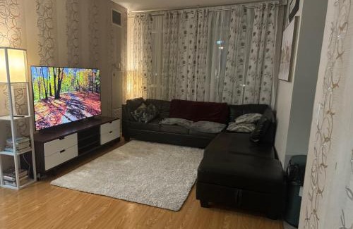 Downtown Mississauga Apartment | Lovely 1 bedroom Condo Downtown Mississauga Square One