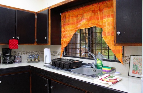 Mt. Pleasant Apartment | Lovely 1 Bedroom Vacation Home in Mt. Pleasant