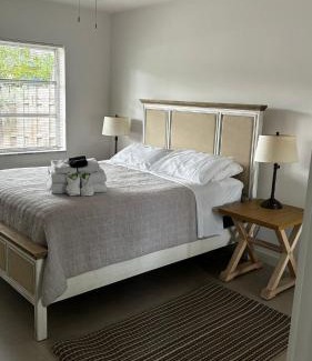 Harbordale Apartment | Lovely 1 Bedroom - Just Beachy By Pmi