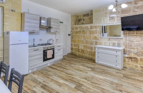 Ħal Bisbut Apartment | Lovely 1BR Studio home in Quiet Town of Zejtun