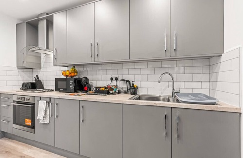 Coventry Apartment | Lovely 2-Bed House | Central Coventry Location