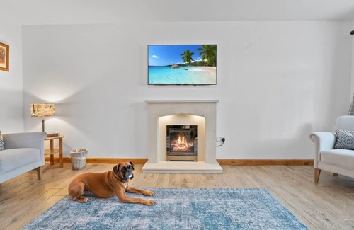 Westmarsh House | Lovely 2-Bed House in Canterbury
