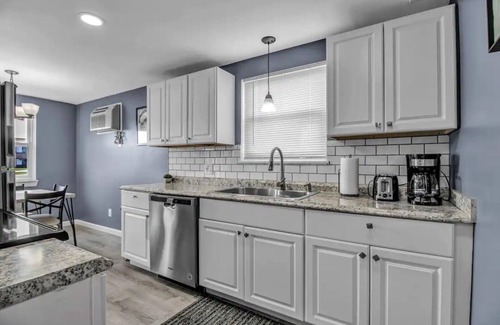 North Tonawanda Apartment | Lovely 2 bedroom apartment with free parking