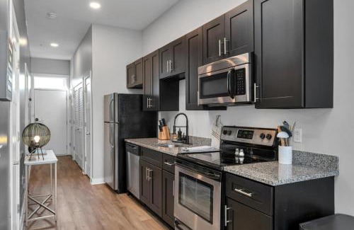 Hillsboro Village House | Lovely 2 Bedroom,3 Bed Near Restaurants, Bars, Shopping and Vanderbilt, Belmont