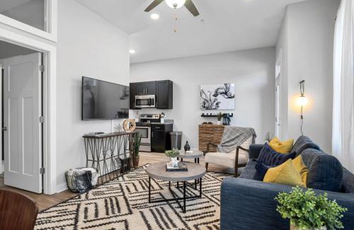 Hillsboro Village House | Lovely 2 Bedroom,3 Bed Near Restaurants, Bars, Shopping and Vanderbilt, Belmont