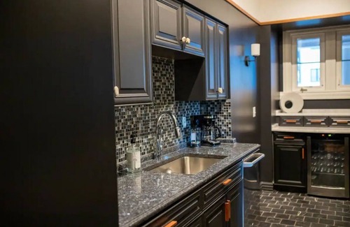 Scranton Apartment | Lovely 2 bedroom apartment with indoor fireplace!