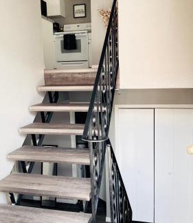 Camrose Apartment | Lovely 2 Bedroom apartment