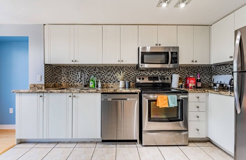 Topham Park Condo | Lovely 2-bedroom condo with free parking in Scarborough