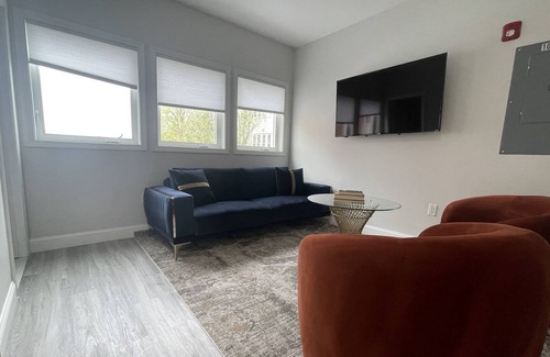 Everett Condo | Lovely 2 bedroom condo W parking included