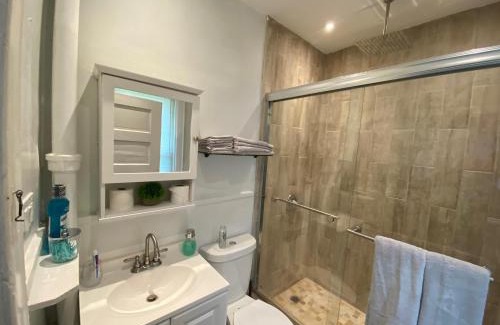 Orange Lake Apartment | Lovely 2 Bedroom Cottage Just Off Orange Lake!