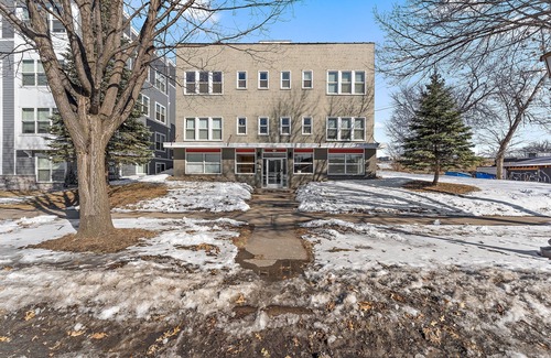 Union Park Apartment | Lovely 2 Bedroom Rental Blocks Away From Allianz!