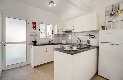 Paralimni Villa | Lovely 2 Bedroom Villa in Ayia Triada: 150 metres from beach