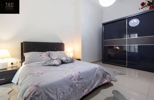 Tal-Ghoqod Apartment | Lovely 2BR home in St Julians with Private Balcony