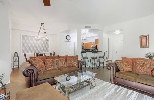 Lantana Condo | Lovely 2Br. Penthouse - resort style!