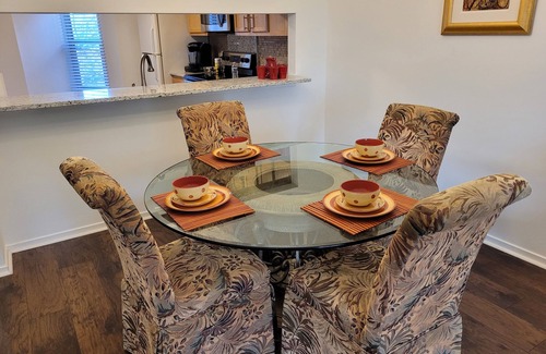 Auburn Hills Condo | Lovely 2nd level 2 bed 2 baths condo