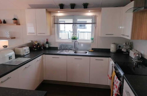 Eyemouth Cabin | Lovely 3-Bed Lodge in Eyemouth with stunning views