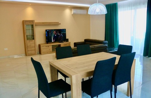 Marsaskala Apartment | Lovely 3 bedroom apartment close to Promenade