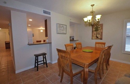 Englewood Condo | Lovely 3-Bedroom Beachside Condo