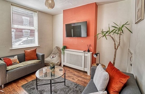 Pontrilas House | Lovely 3 Bedroom Home with Garden