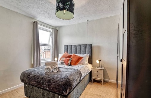 Pontrilas House | Lovely 3 Bedroom Home with Garden