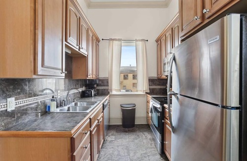 Faubourg Delassize House | Lovely 3BD | Steps to St. Charles | Gated Parking