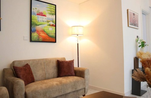Masdar City Apartment | Lovely 3BR Oasis w/Pool & Private Parking