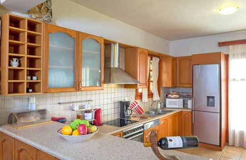 Stavromenos Villa | Lovely 4-bedroom villa with a private pool