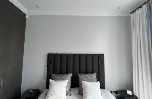 Chelsea Villa | Lovely 6 Bedroom House