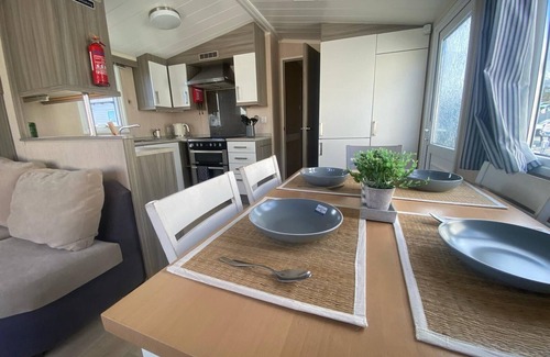 Towyn House | Lovely 6 berth caravan at Ty Mawr Holiday Park, North Wales ref 86004K