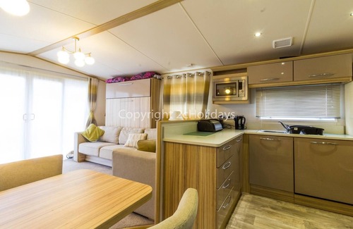 Mappleton House | Lovely 8 berth caravan for hire on Skipsea Sands park in Yorkshire ref 41197WF
