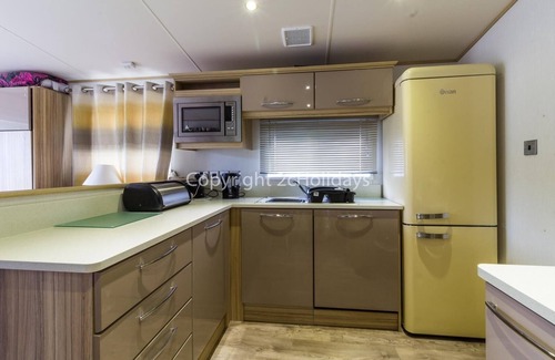Mappleton House | Lovely 8 berth caravan for hire on Skipsea Sands park in Yorkshire ref 41197WF