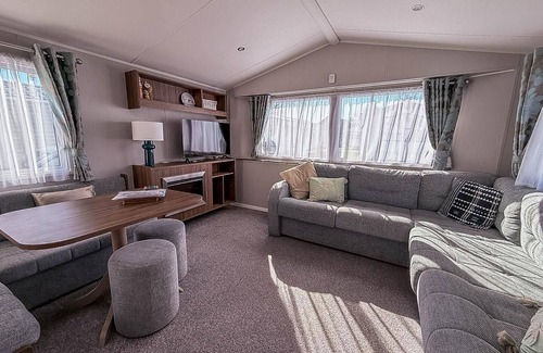 Hopton on Sea House | Lovely 8 berth caravan in Norfolk at Haven Hopton Holiday Park ref 80055T