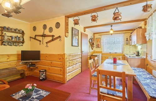 Starkov Villa | Lovely apartment in villa for 18 people with pool, WIFI, TV, patio, pets allowed and parking