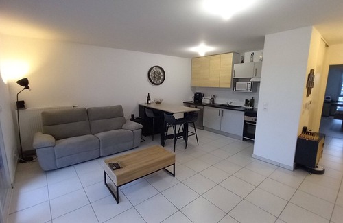 Pierre-Benite Apartment | Lovely and confortable apartment, 2 bedrooms and 3 beds, near the center of Lyon