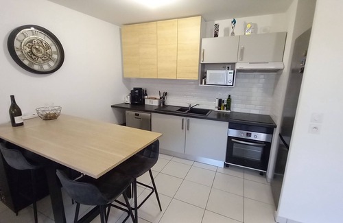 Pierre-Benite Apartment | Lovely and confortable apartment, 2 bedrooms and 3 beds, near the center of Lyon