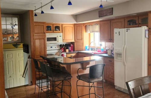 Huntingdon House | Lovely and Relaxing Ridgetop 3-bedroom 2.5 bath house,7 min from Raystown Lake