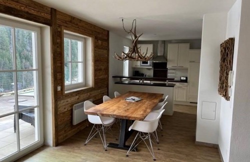 Vorderglemm House | Lovely apartment within walking distance of the ski bus stop and the Jausern descent